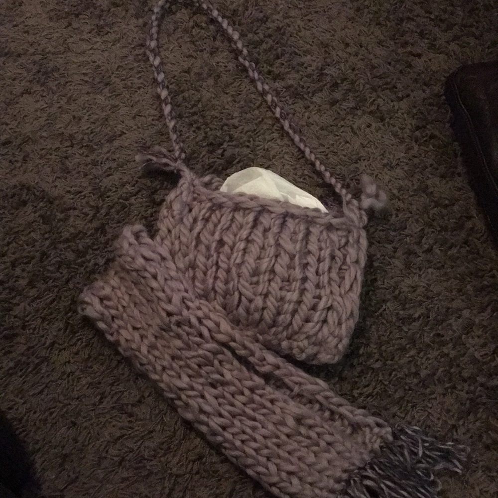 Hand knitted /pocketbook and scarf